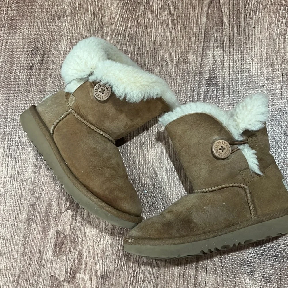 Girls Ugg Australia Bailey Button Boots‎